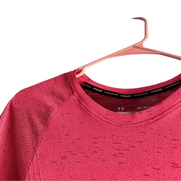 UNDER ARMOR Pink Short Sleeves Athletic Tee Size  XS - Picture 6 of 9